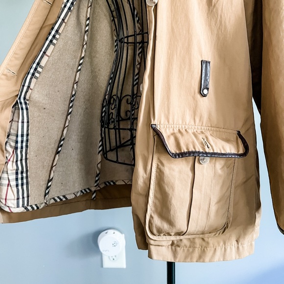 Burberry tan jacket with detachable wool liner - Picture 2 of 5